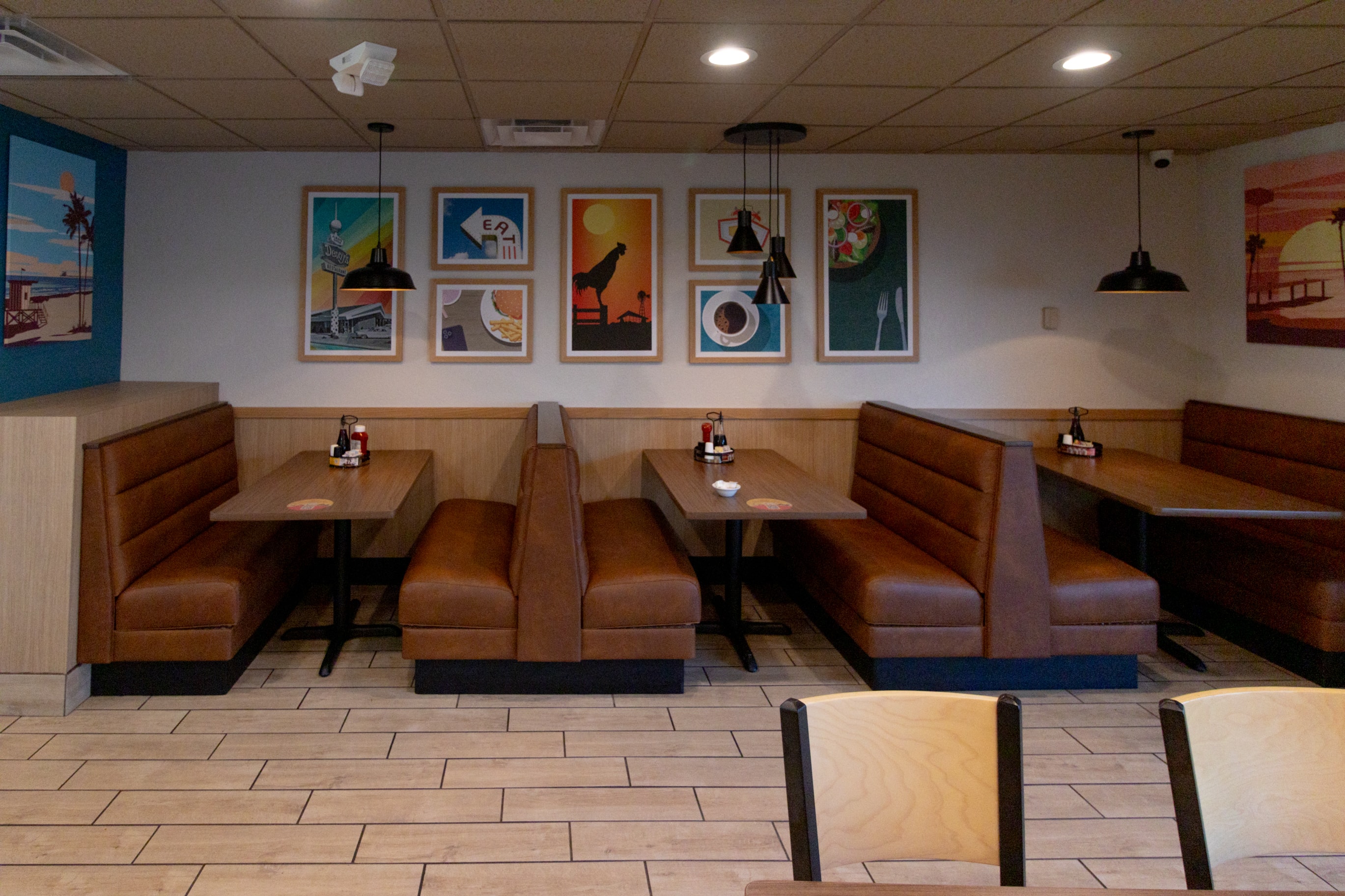 Denny's dining entrance