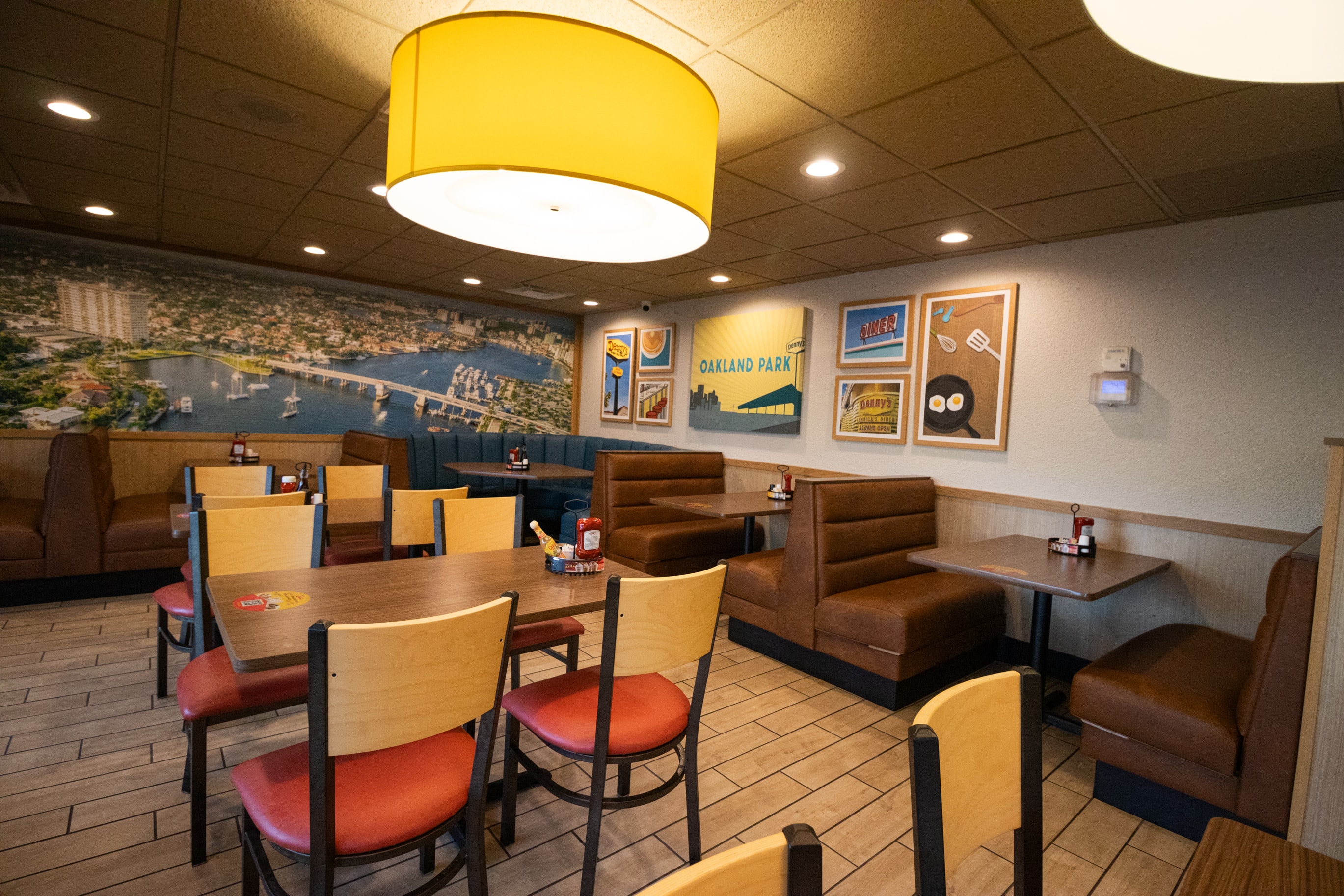 Denny's full dining room
